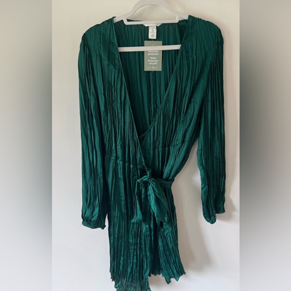 H&M sold out!! Balon sleeve wrapover medium